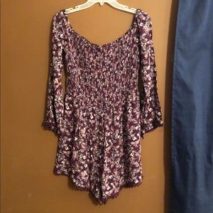 Adorable Long Sleeved Floral Romper 🌺